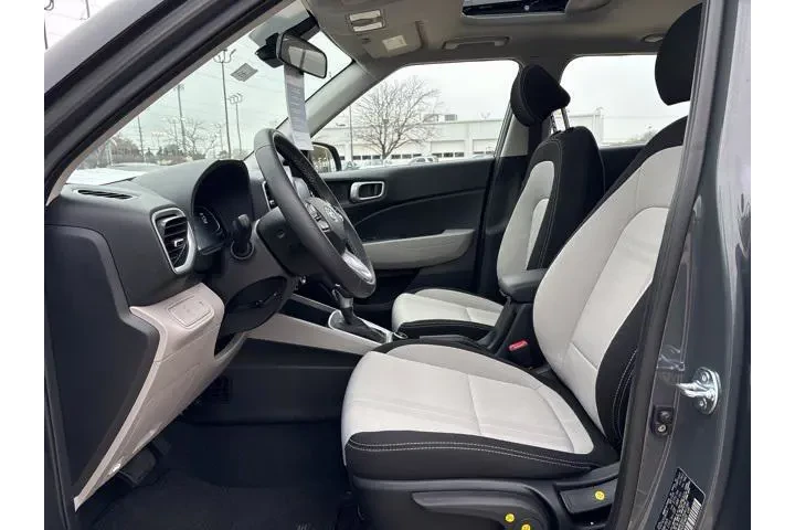 $22499 : Hyundai VENUE 2025 SEL 4dr C image 4