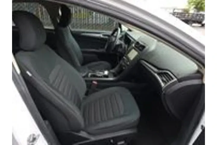 $20888 : Ford Fusion Hybrid 2019 SE 4 image 8