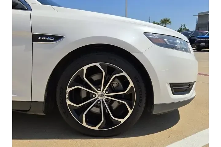 $12385 : Ford Taurus 2018 AWD SHO 4dr image 8