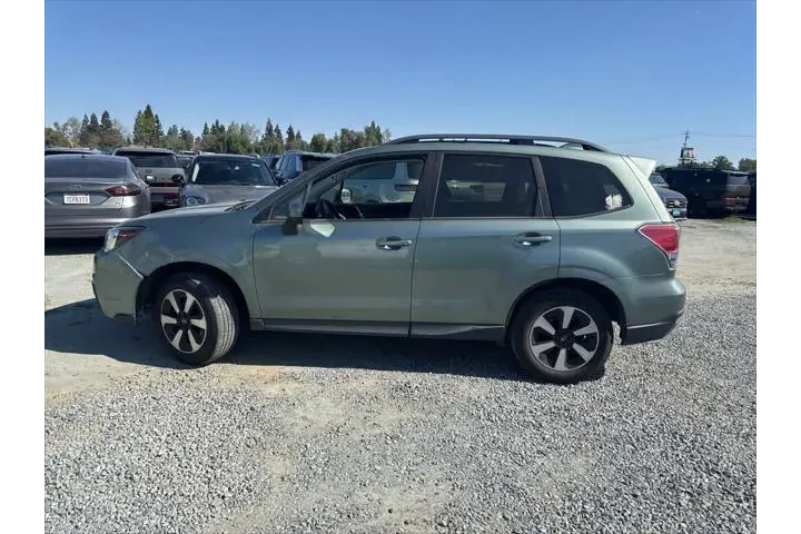 $16899 : Subaru Forester 2017 AWD 2.5 image 7