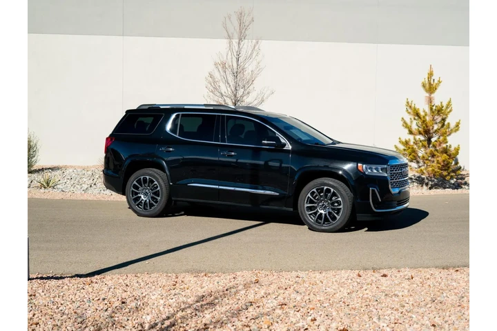 $37444 : 2023 Acadia Denali image 2