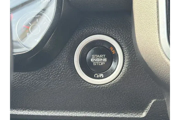 $29731 : Ram 1500 2024 4x2 Laramie 4d image 8