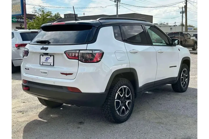 $23490 : Jeep Compass 2024 4x4 Trailh image 7