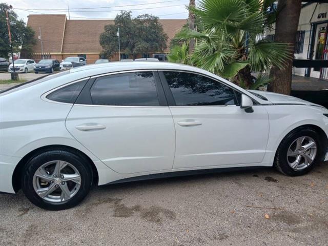 $16900 : 2021 Sonata SE image 1