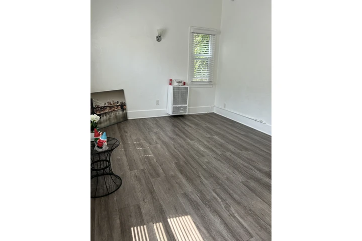 $1475 : Estudio Cerca de Downtown LA image 2