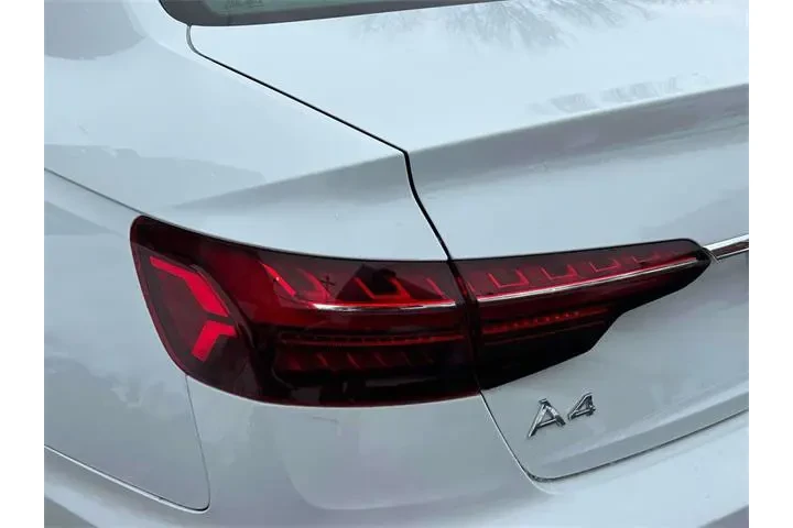 $24504 : Audi A4 2024 AWD quattro S l image 8