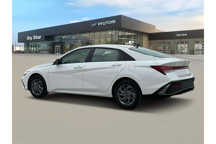 $20713 : Hyundai ELANTRA 2024 SEL 4dr image 4