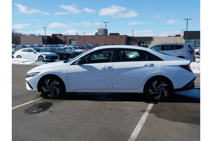 $25500 : Hyundai ELANTRA Hybrid 2025 image 4