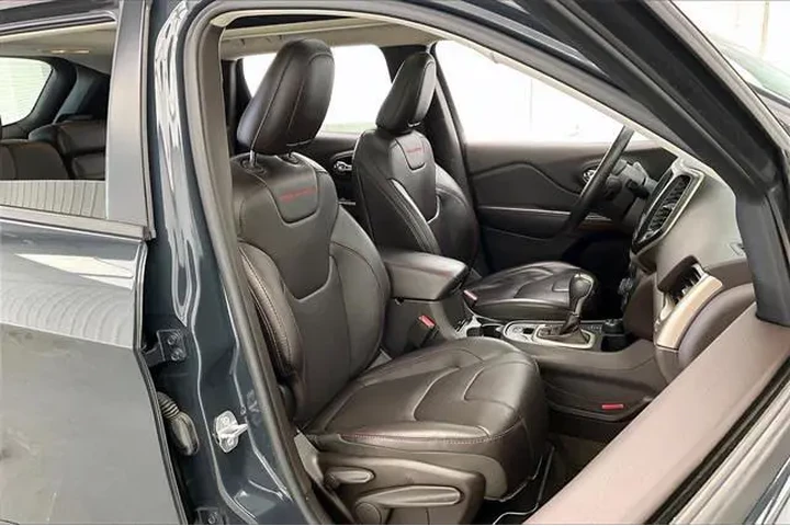 $11990 : Jeep Cherokee 2016 4x4 Trail image 7