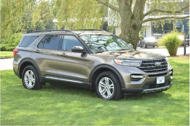 $27934 : Ford Explorer 2021 AWD XLT 4 image 9