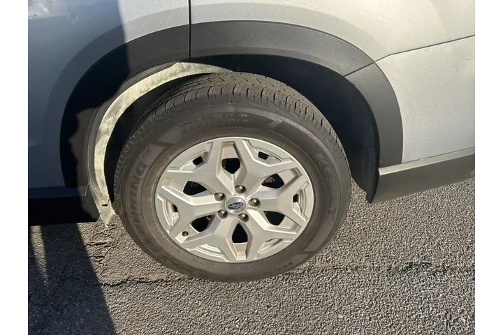 $13655 : Subaru Forester 2020 AWD Bas image 6