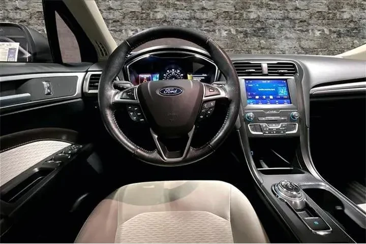 $16913 : Ford Fusion 2020 SE 4dr Seda image 8