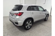 $22997 : Mitsubishi Outlander Sport 2 thumbnail