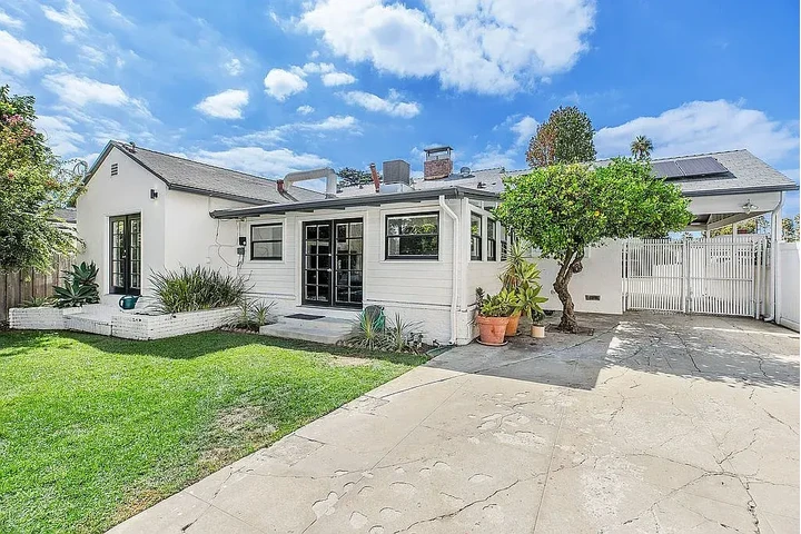 $4500 : HOUSE FOR RENT image 1