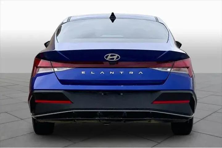 $17991 : Hyundai ELANTRA 2024 SE 4dr image 5