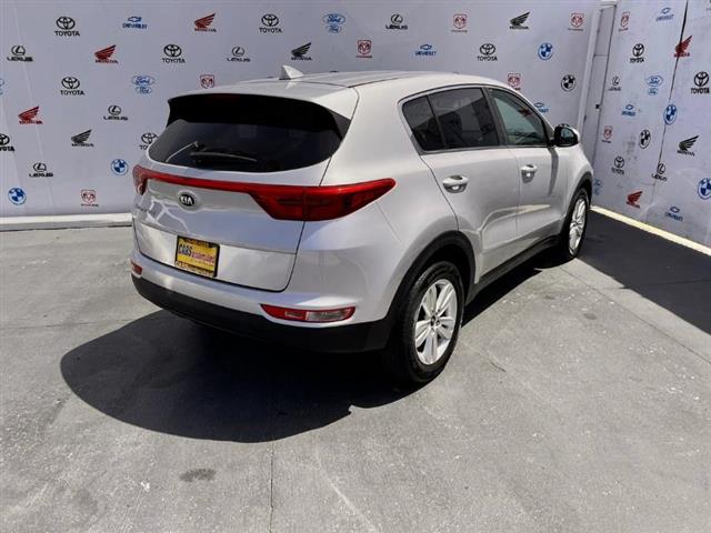 $16995 : Used 2018 Sportage LX FWD for image 3