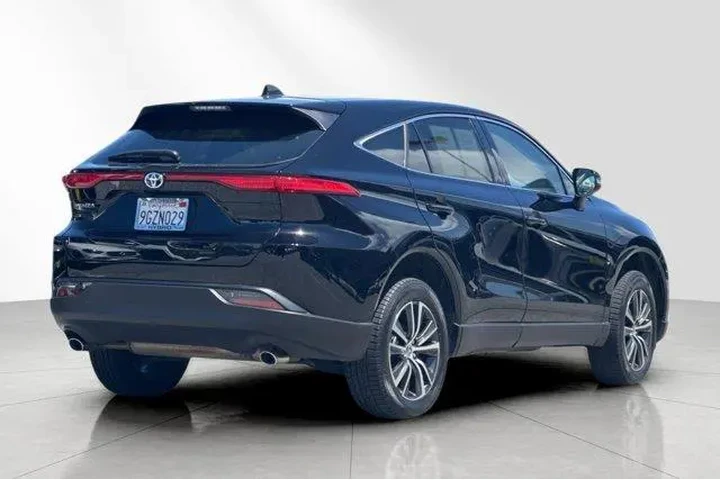 $29998 : Toyota Venza 2023 AWD LE 4dr image 4