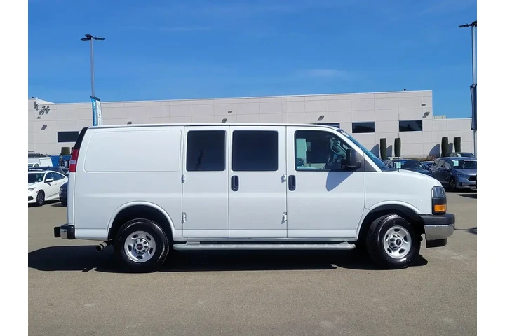 $24798 : GMC Savana 2023 2500 3dr Car image 4