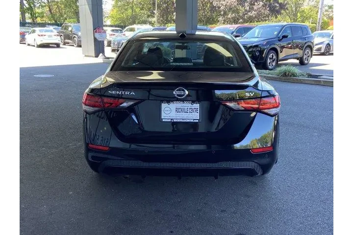 Nissan Sentra 2023 SV 4dr Se image 6