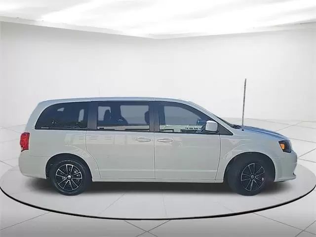 $15990 : Pre-Owned 2019 Grand Caravan image 2