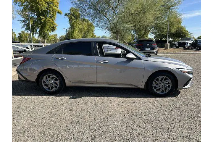 $19990 : Hyundai ELANTRA 2024 SEL 4dr image 9