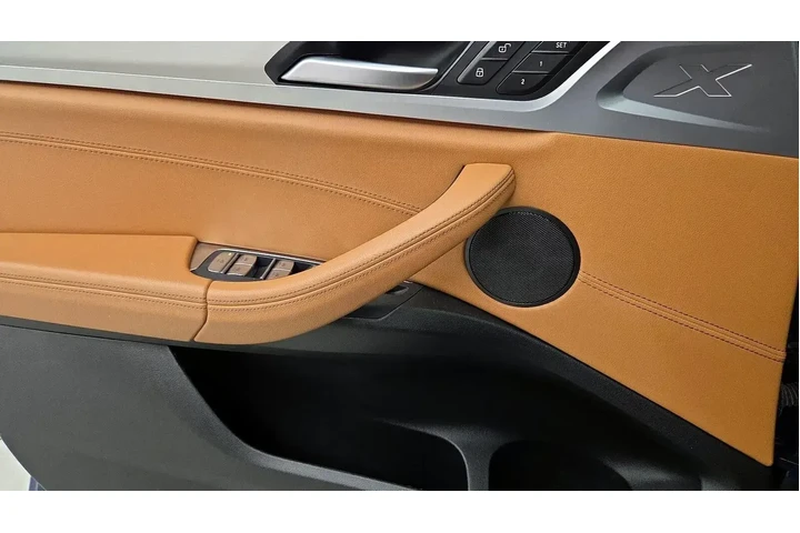 $27998 : BMW X3 2021 AWD xDrive30i 4d image 4