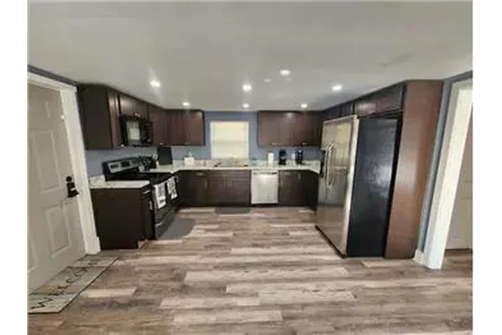 $1500 : Rental property with 2 bedro image 9