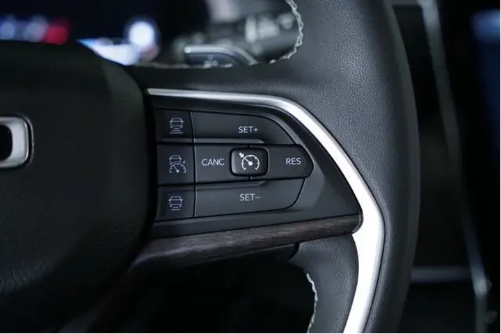 $29997 : Jeep Grand Cherokee L 2023 4 image 4