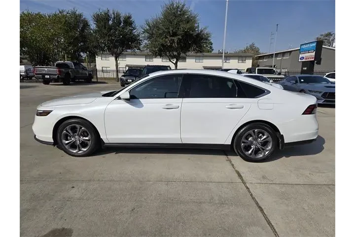 $25973 : Honda Accord 2024 EX 4dr Sed image 4