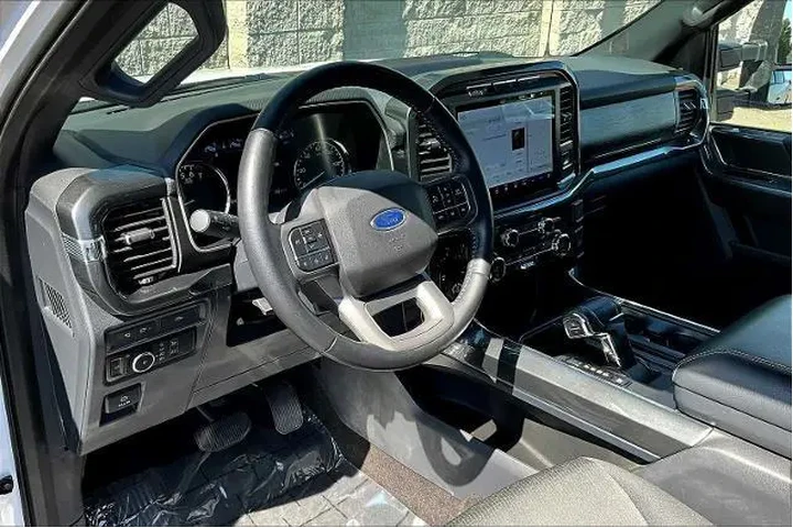 $32995 : Ford F-150 2021 4x4 XLT 4dr image 2