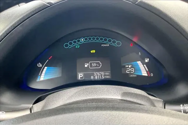 $7820 : Nissan LEAF 2016 SV 4dr Hatc image 10