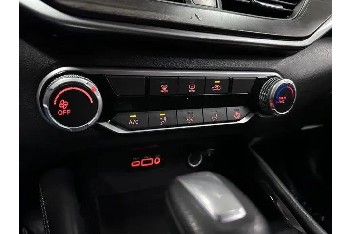 $18621 : Nissan Altima 2023 2.5 SV 4d image 2