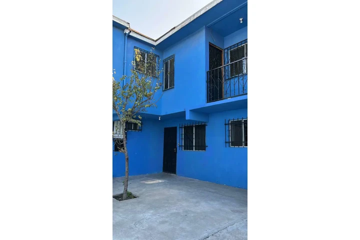 $650 : Casa 2rec 2baños serca garita image 1