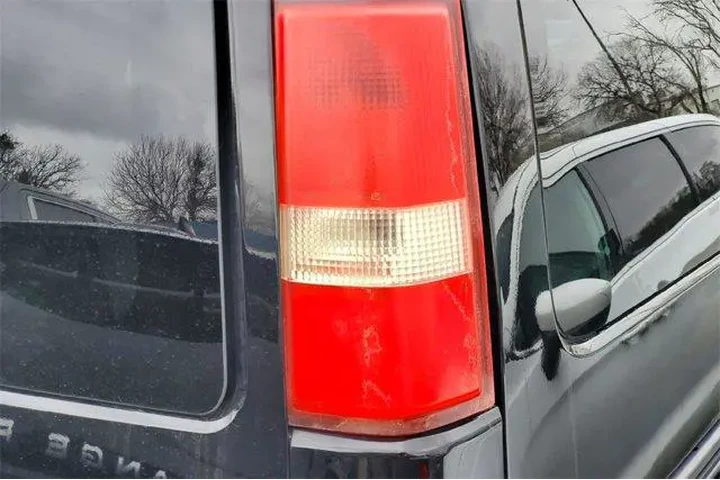 $16035 : Chevrolet Express 2017 LT 25 image 5