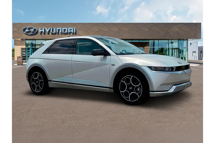 $33990 : Hyundai IONIQ 5 2024 AWD Dis image 10