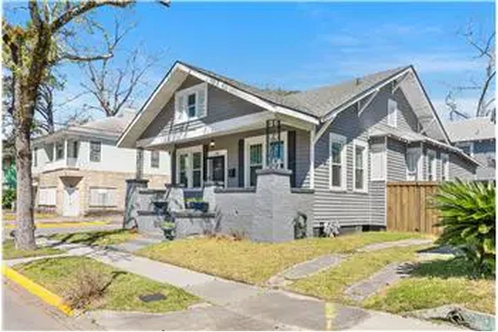 $2400 : Rental property with 3 bedro image 3