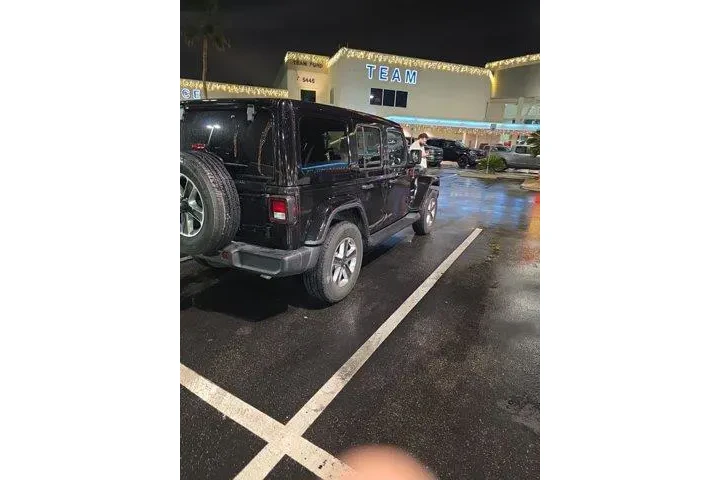 $28459 : Jeep Wrangler Unlimited 2021 image 5