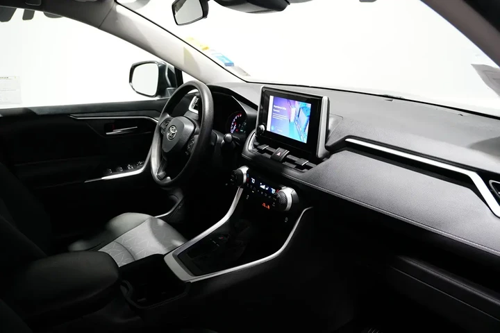 $25496 : 2023 RAV4 image 10