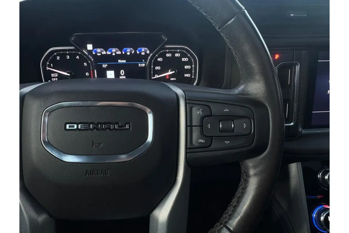 2021 GMC Yukon XL Denali 2WD image 10