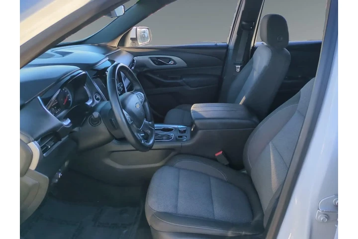 $22500 : Chevrolet Traverse 2023 LT C image 9