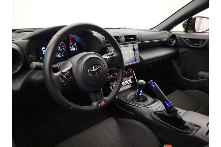 $27998 : Toyota GR86 2023 2dr Coupe 6 image 9