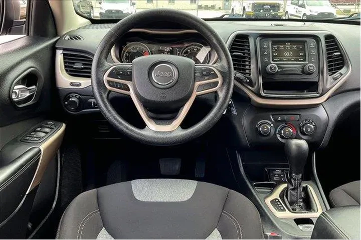 $16995 : Jeep Cherokee 2017 Sport 4dr image 5