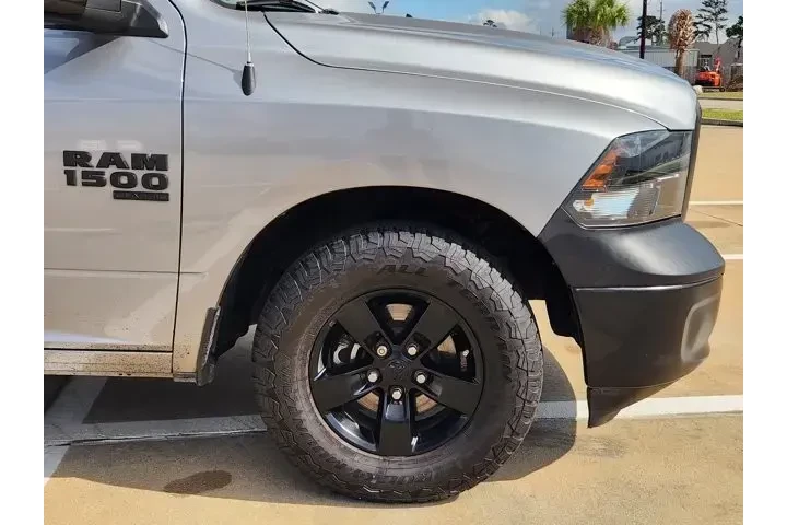 $23647 : Ram 1500 Classic 2022 4x2 Ex image 8