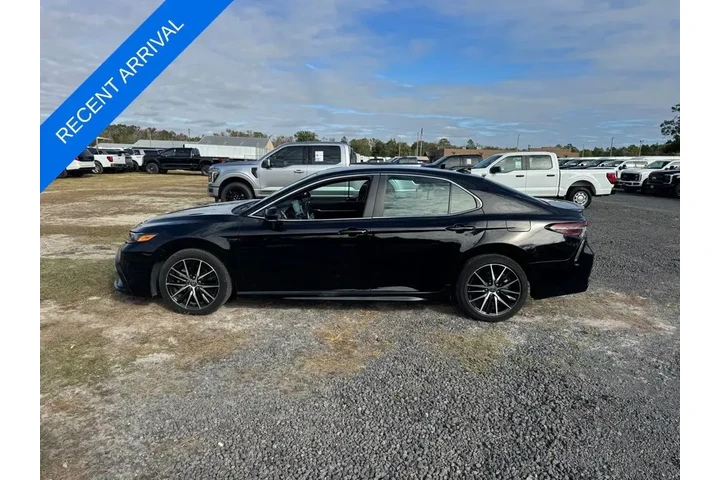 $22798 : Toyota Camry 2023 SE 4dr Sed image 2