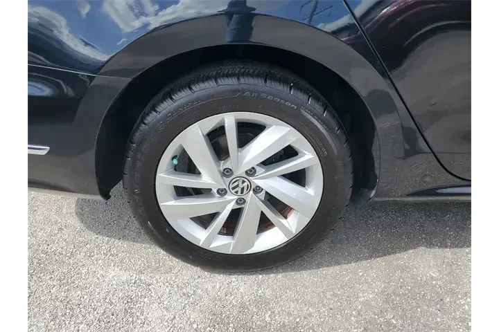 $8990 : Volkswagen Passat 2018 2.0T image 7