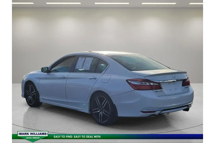 $15590 : Honda Accord 2017 Sport 4dr image 6