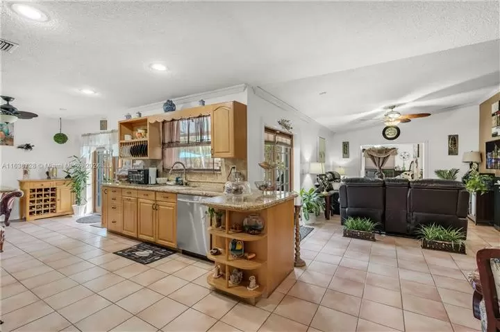 $819000 : House for Sale image 6