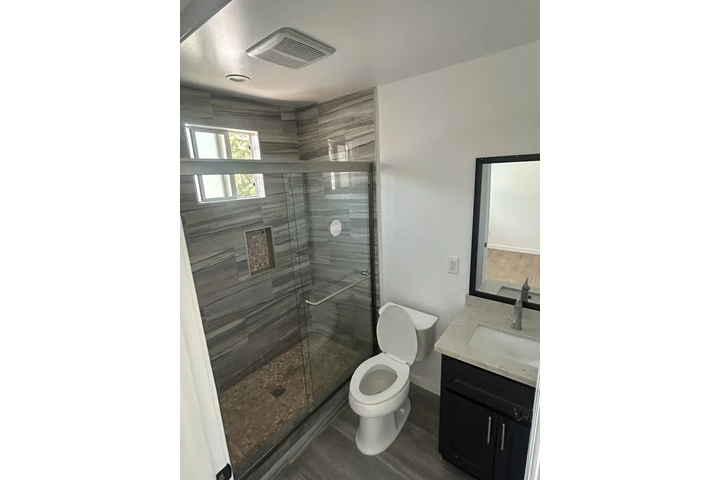 $2675 : 2 RECÁMARAS, 2 BAÑOS, MODERNA image 1