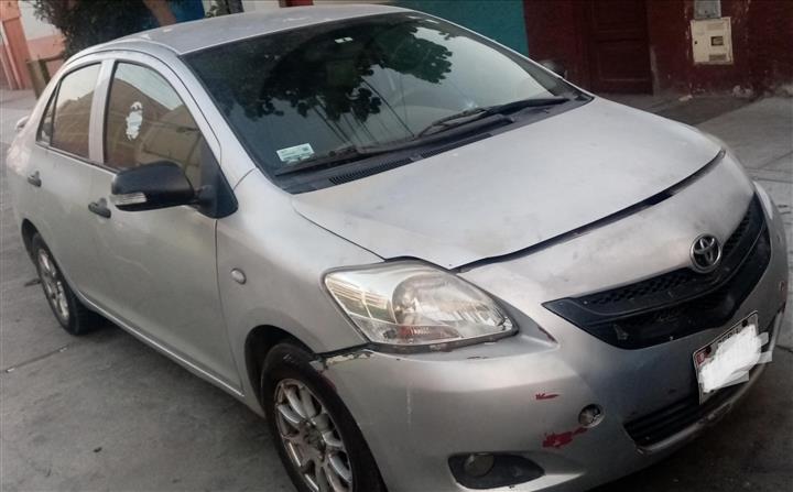 $6500 : Toyota Yaris con GNV image 1