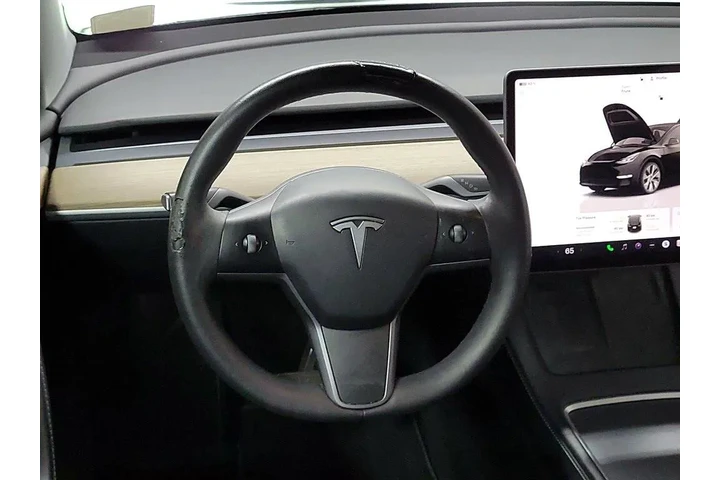 $28998 : Tesla Model Y 2022 AWD Long image 9